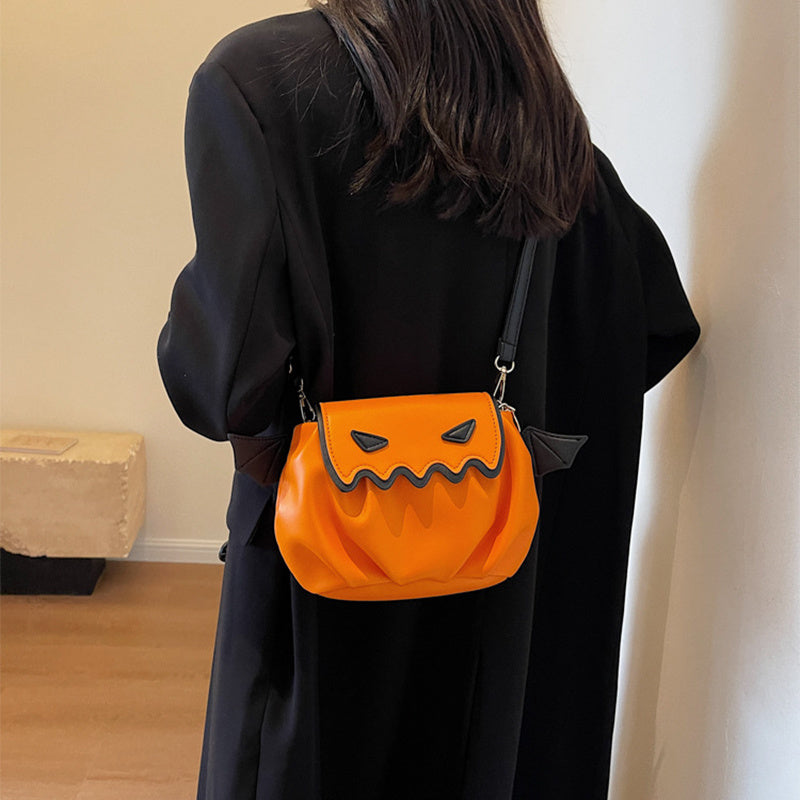 Crossbody-Tasche – Kreatives Kürbis-Design mit Flügeln