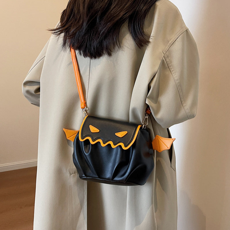 Crossbody-Tasche – Kreatives Kürbis-Design mit Flügeln